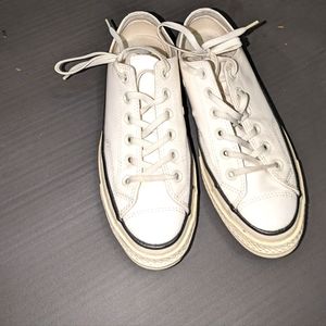 Patent White Converse, sz 7 wmn/5 men